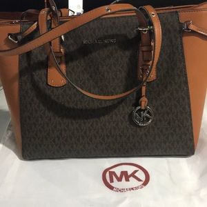 michael kors purse
